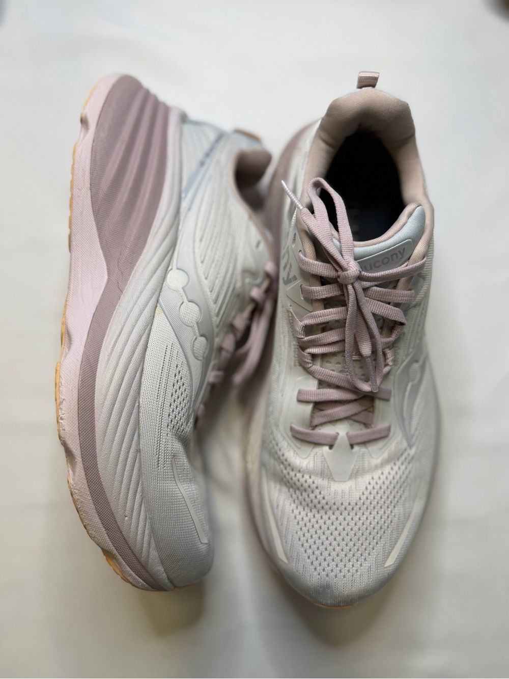 Saucony Hurricane 24 Women’s Cloud/Bloom Running Shoes